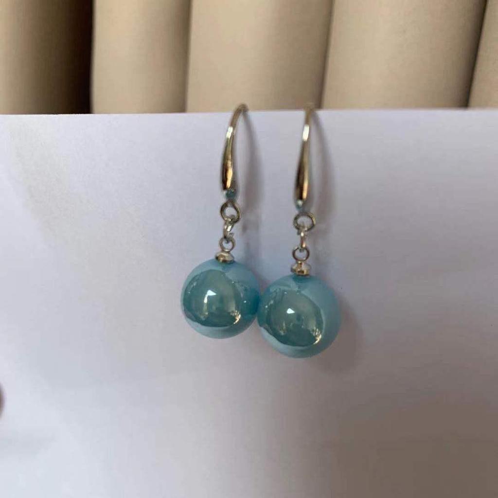 Chic Minimalist Teardrop Pearl Earrings: Exquisite, Versatile Studs with a Luxurious Touch