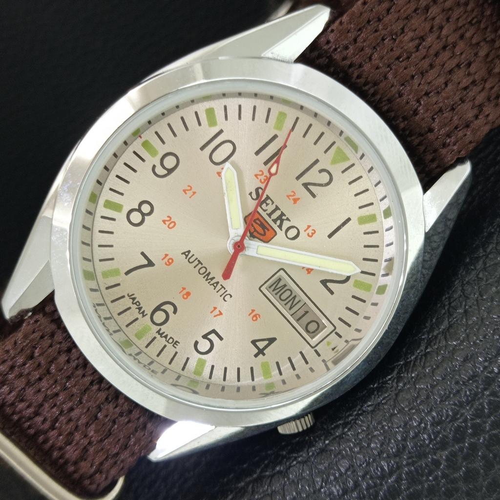 VINTAGE REFURBISHED SEIKO 5 AUTOMATIC JAPAN MENS SILVER DIAL WATCH a708575-1