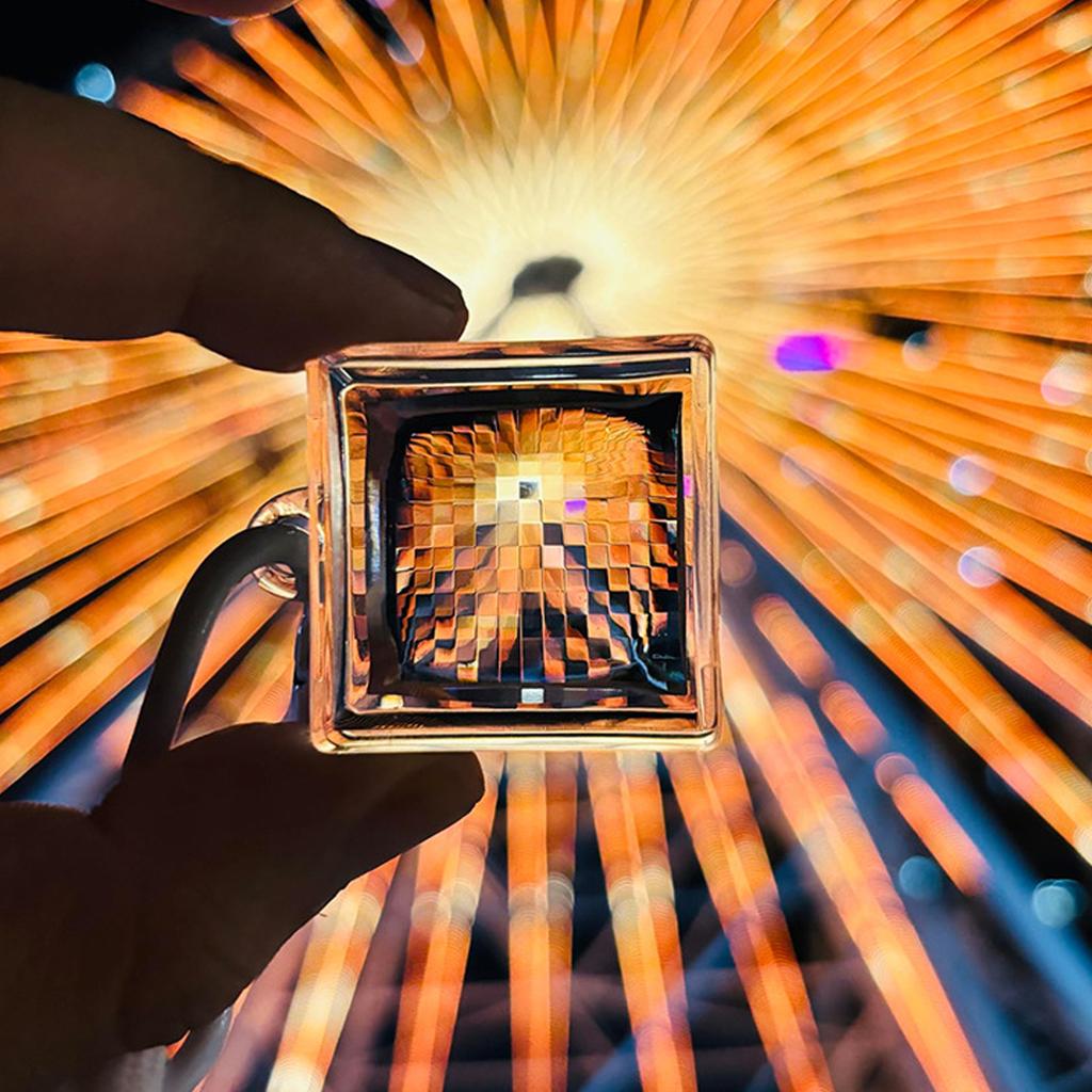 Creative Pixel Mosaic Keychain Featuring Transparent Window Design For Unique Visual Experience And Travel Inspired Decoration