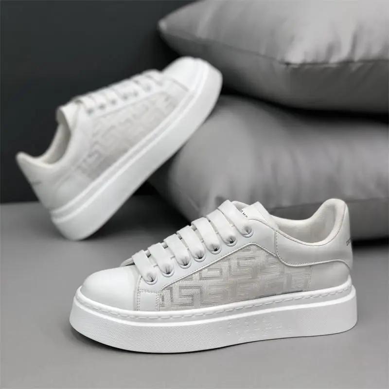 Neue Herrenschuhe Sommer Neue Mesh-Innenhöhe Erhöhen Modische Herren Super Weiche Weiße Schuhe für Männer