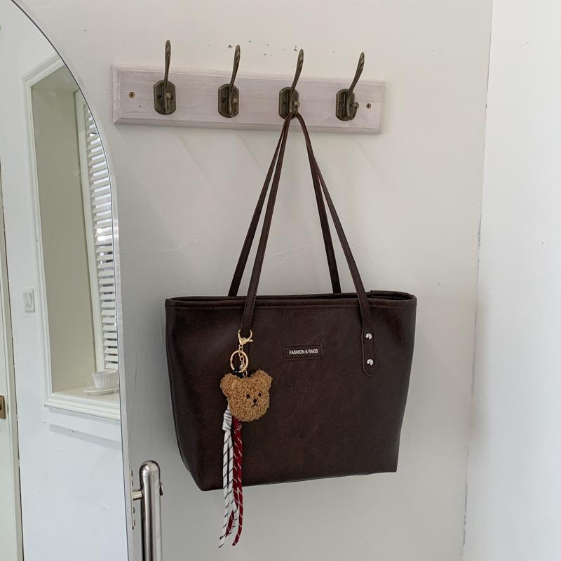 Large-capacity Stylish Commuter Chic Shoulder-to-shoulder Tote Bag