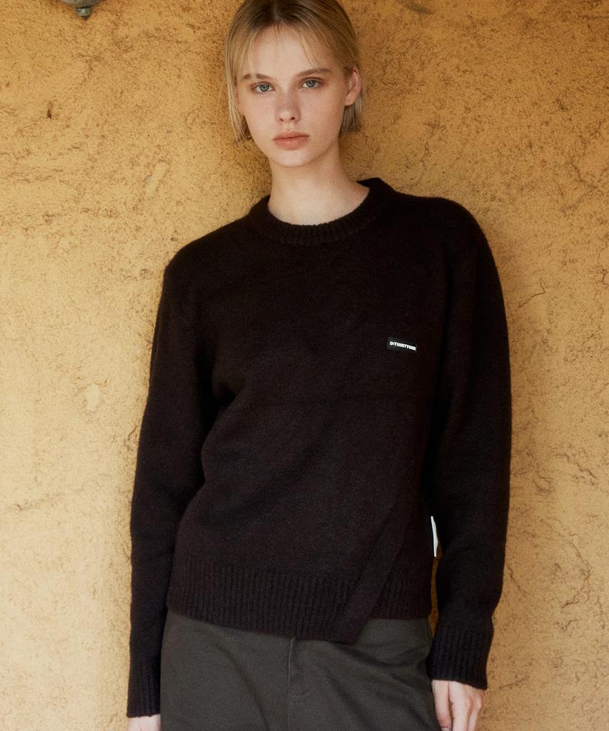DTHIRTYONE Twisted Line Crewneck Sweater (Brown)