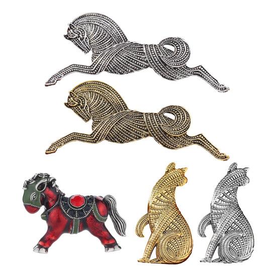 Retro Style Brooch Enamel Golden Plated Horse Design Brooch Pin Suit Collar Lapel Badge Stylish Accessory