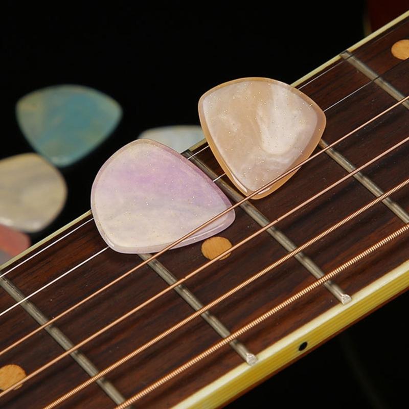 Colorful Smooth Strumming Resin Guitar Picks Flexible Resin Construction Suitable for Speed Stability and Performances