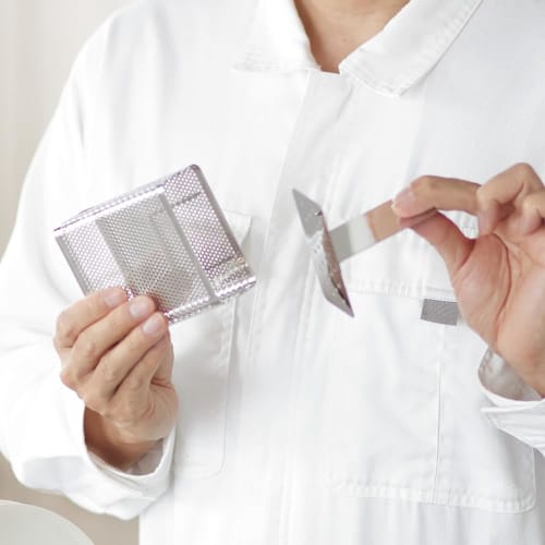 Dinos Dish Drainer Rack, Sink Accessories, Kojima Magic Extendable Slim Dish Drainer for Tidying Up Your Kitchen