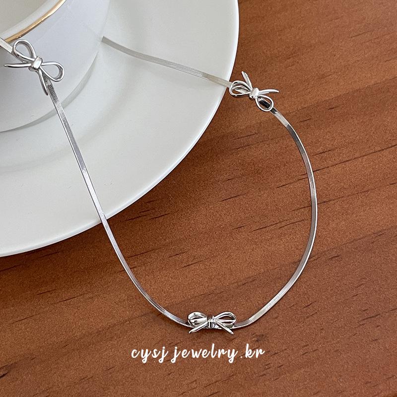

Korean-Style S925 Silver Bow Choker Necklace for Women