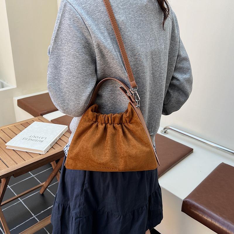 New solid color fashion women's bag retro cloud pleated bag hand carry underarm bag shoulder bag messenger bag