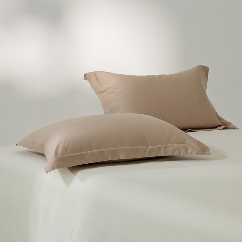 

Набор из двух наволочек из матового длинноволокнистого хлопка - 100 нитей, однотонные, роскошные на ощупь 48cm x 74cm