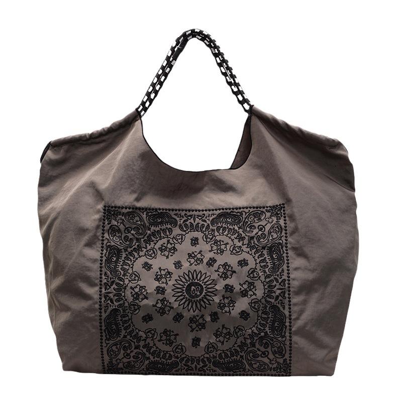Retro fashion portable large-capacity bag women's 2025 new autumn and winter ethnic style tote bag feeling shoulder bag
