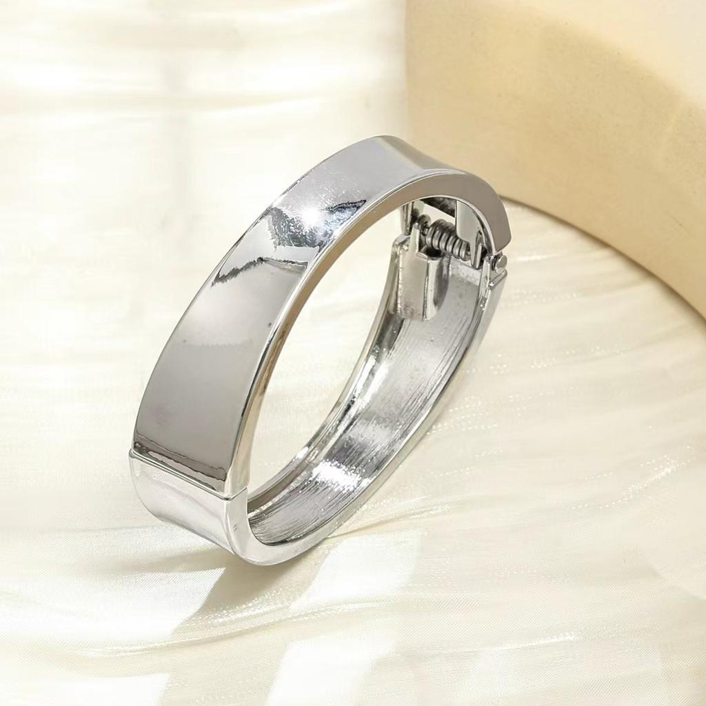 Bracelet INS Minimalist Irregular Wave Jewelry Metal Glossy Bracelet Ladies Jewelry
