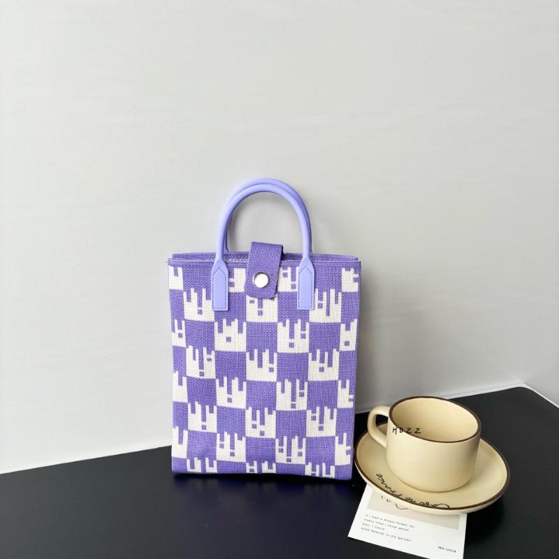 New large-capacity knitted bag, mobile phone bag, niche shoulder messenger bag, high-end, cartoon fashion handbag.