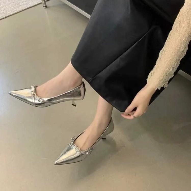 

Premium sense silver light mouth pointed 2025 одиночные туфли женские туфли с одной педалью простые пригородные темпераментные туфли на высоком каблуке 39 серебряный