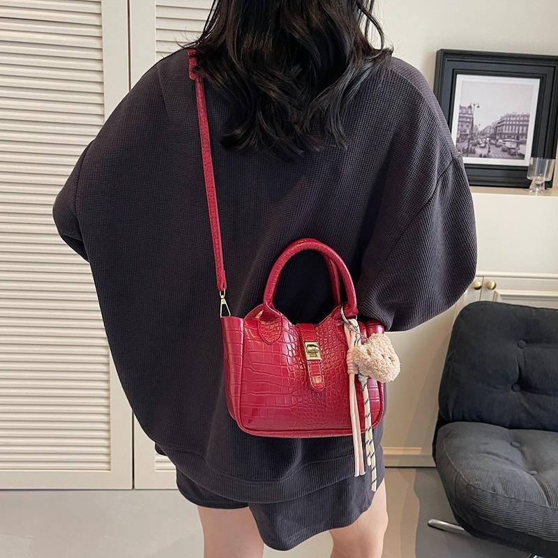 Fashion Versatile Handbag New Shoulder Messenger Bag