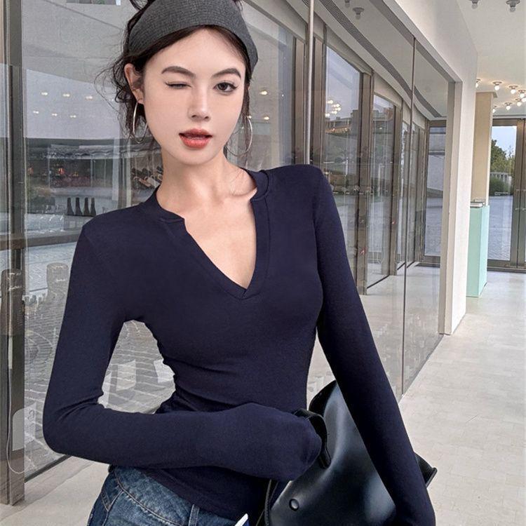 Pure Desire Spicy Girl V-neck White Long Sleeve Slim Fit Top: Women's Early Autumn Versatile Base Layer