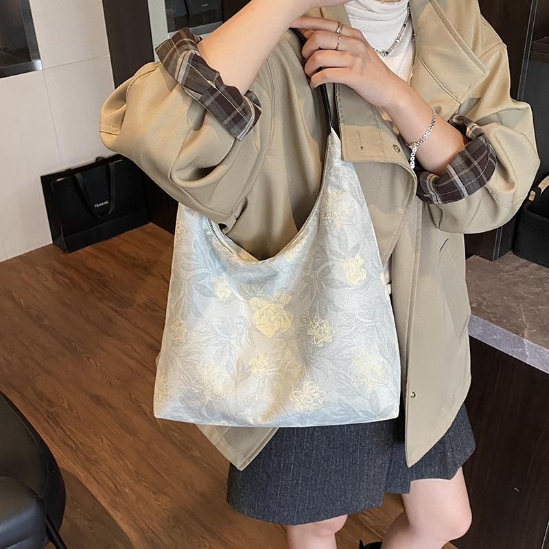 Premium Sense Retro Bag Women's 2025 New Autumn and Winter Fashion Simple Shoulder Bag Large Capacity Commuter Tote Bag