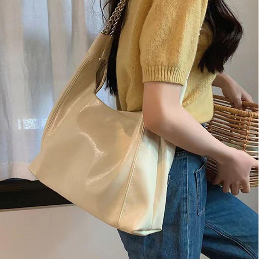 Chain Tote Bag Large Capacity Crossbody Bag Stylish Commuter Women's Bag Soft Leather Shoulder Bag