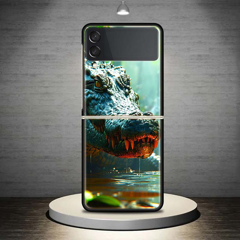 Crocodile Animal For Samsung Galaxy Z Flip 6 5 4 3 5G Phone Case Black Hard Cover ZFlip 6 5 4 3 Shockproof Bumper Coque