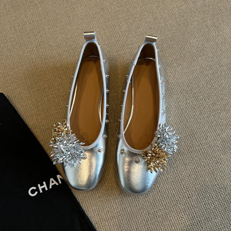 Sheepskin version~ niche design flower spikes small leather shoes 2025 new versatile shallow mouth Mary Jane shoes single shoes women