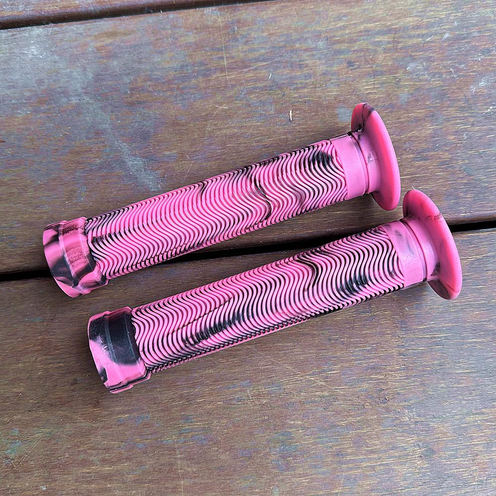 Universal Mixed Color Non-Slip Rubber Bike Handlebar Grips for Mountain and Fixed Gear Bikes