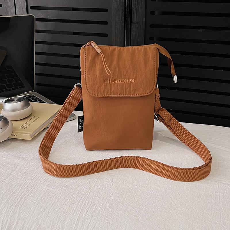 Eine Nischen-Design, Lässige und Hochwertige Tasche, Eine Modische Kleine Quadratische Tasche für Damen, und Eine Einzel-Schulter-Crossbody-Tasche