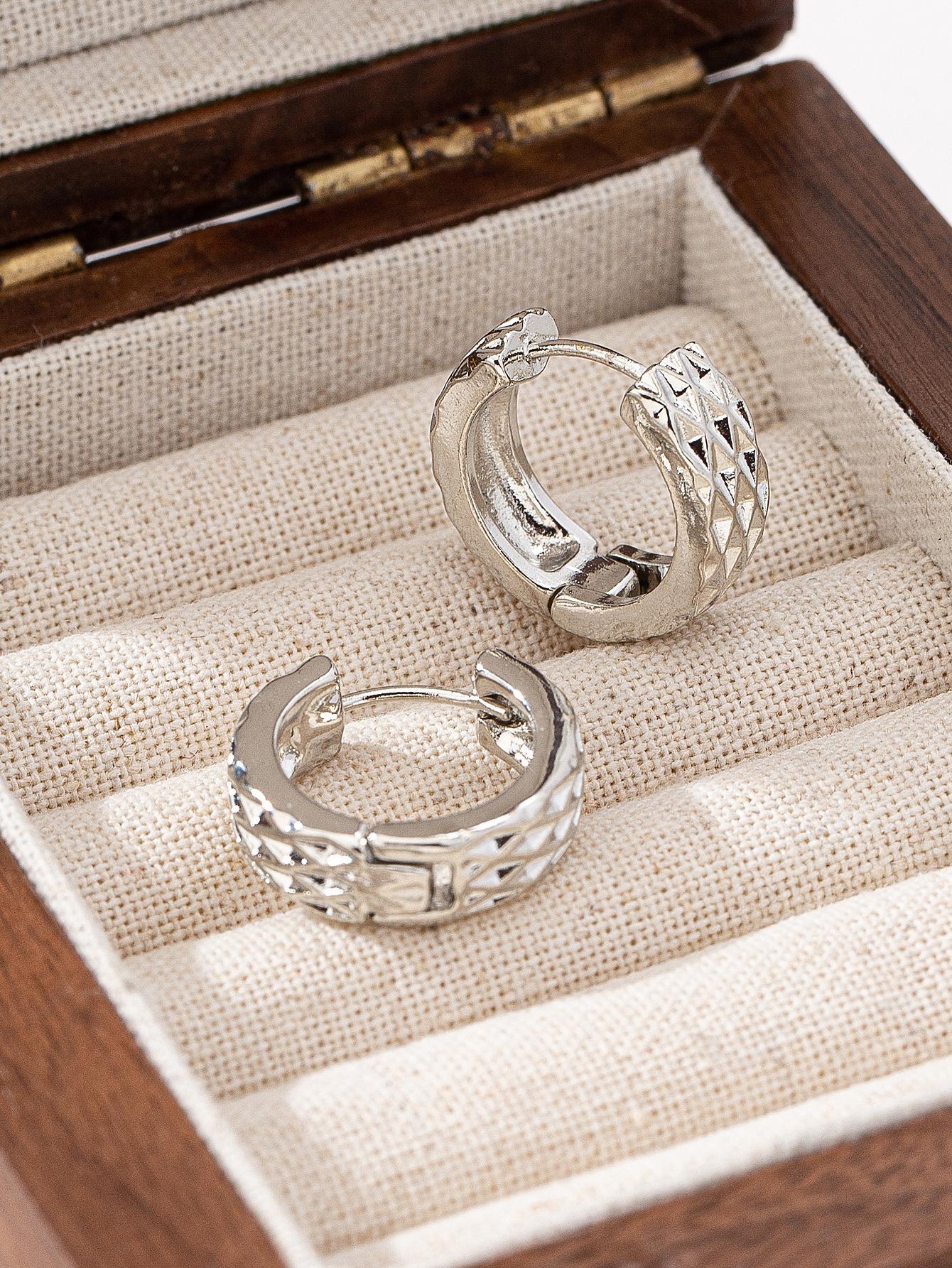 

Geometric rhombus texture irregular ear buckle temperament versatile trend earrings платиновий