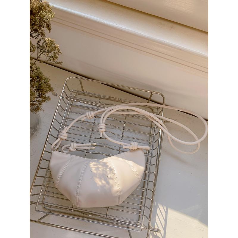 New simple messenger mini croissant, casual versatile and lightweight dumpling bag satchel women's bag