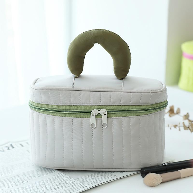 Quilted Vertical Pattern Solid Color Cosmetic Bag, Large Capacity, High-end Feeling, Cute Appearance, Gift Storage Bag, Starting from One Approval.