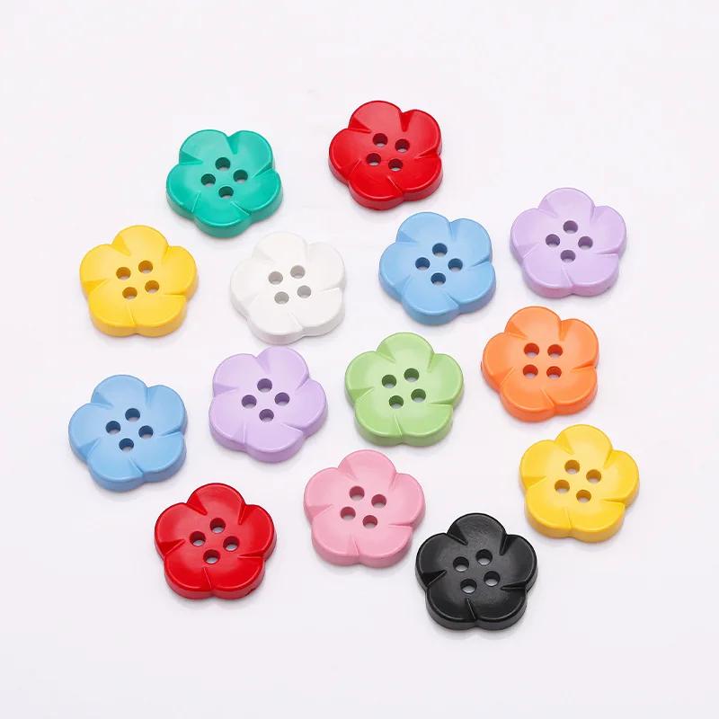 10 Stück Harzblumenknöpfe 18mm Farbe Kleidung DIY Dekorativer Knopf Pullover Vierloch Handgenähter Knopf Für Bekleidung Nähen