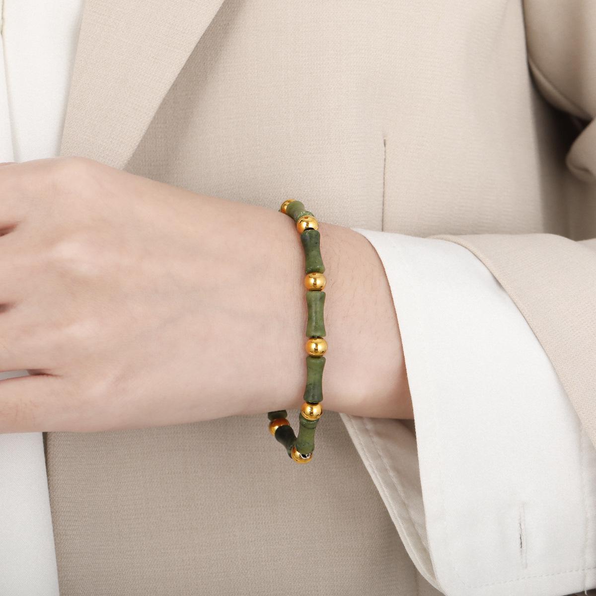 

Нишевый дизайн Элегантный браслет из титановой стали с позолотой в старинном стиле и натуральным камнем для женщин