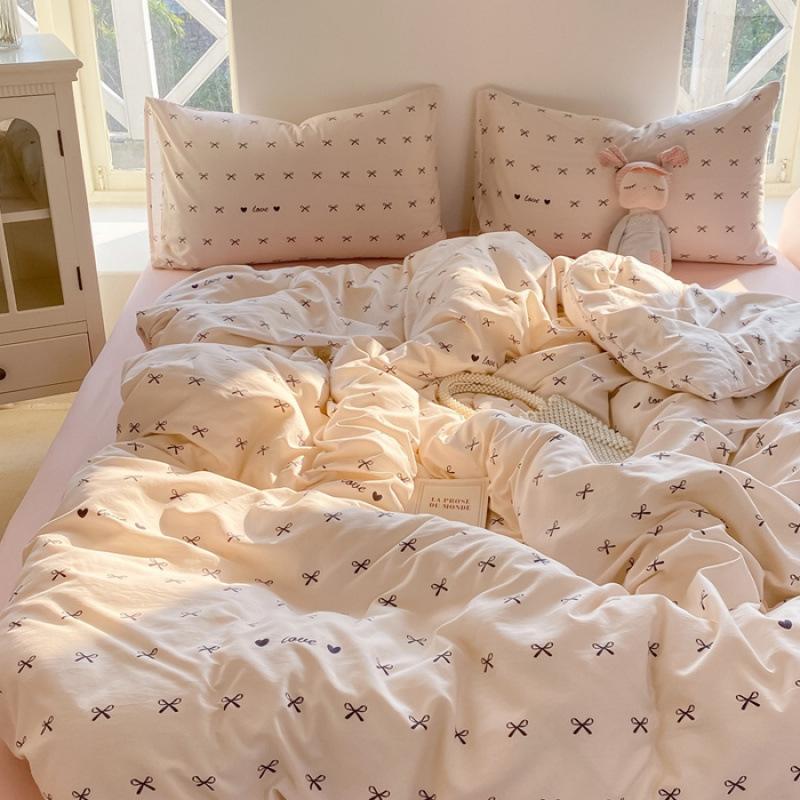 Bedding Four-piece Set Printed Skin-friendly Water Wash Sheets Quilt Cover Pillowcase Set