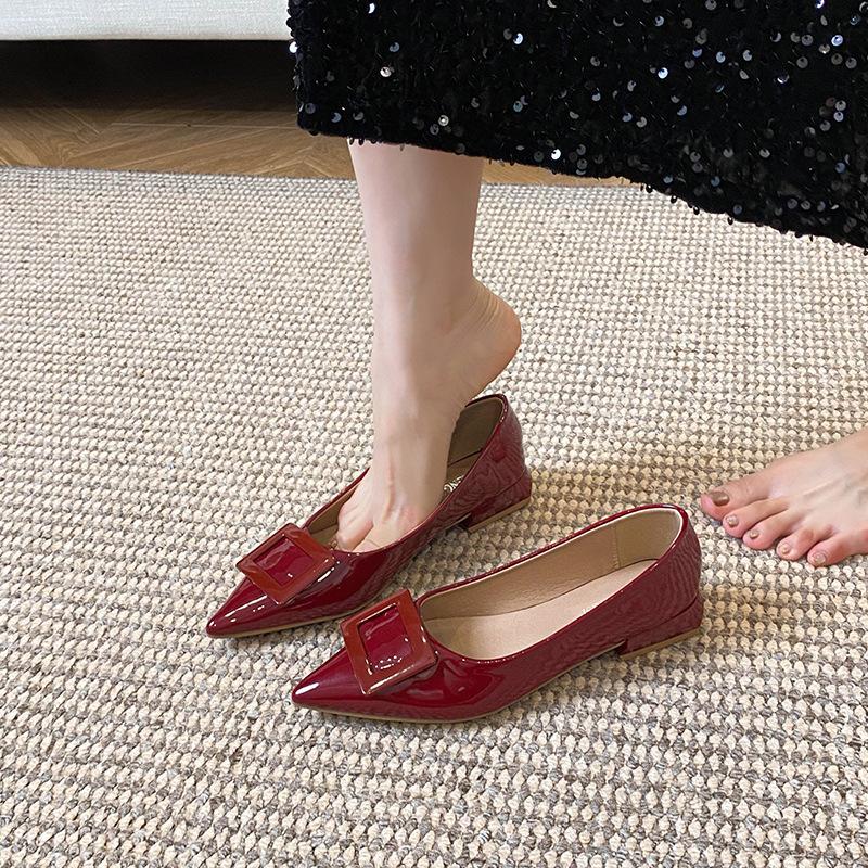 Fashion Delicate Low Heels Shoes Woman Red Japanned Leather Pumps Female Office Work Loafers Brides Tacones Mary Janes Ladies Escarpins