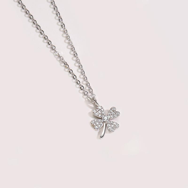 Lucky Four Leaf Grass Necklace, Female Clavicle Chain, Female Cold and Elegant Style, Korean Version, Simple and Small Style