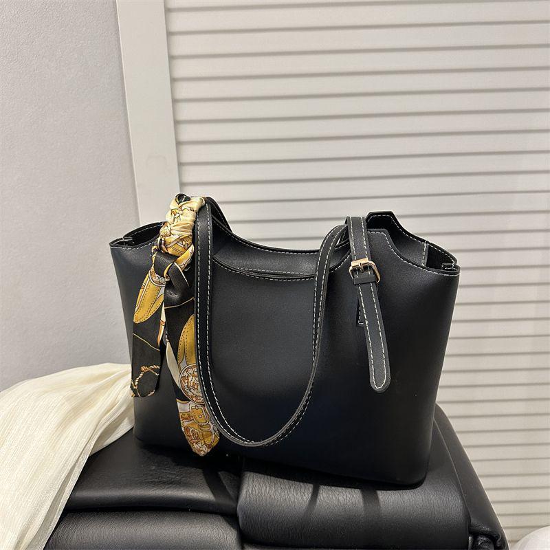

2025 Women s High-End Versatile Retro Tote - Single-Shoulder Commuter Underarm Bag