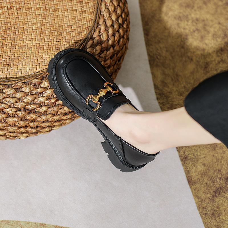 

Туфли-лодочки из маленькой кожи на скрытой платформе для женщин, британские новые универсальные туфли на толстой подошве с металлической пряжкой, маленький размер 3233 39