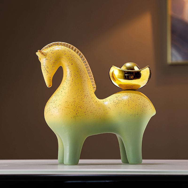 Glückliches Pferd Keramik Kleines Ornament Haus Wohnzimmer Skulptur Ornamente Geschäft Büro Empfang Eröffnungsdekoration Einweihungsgeschenk