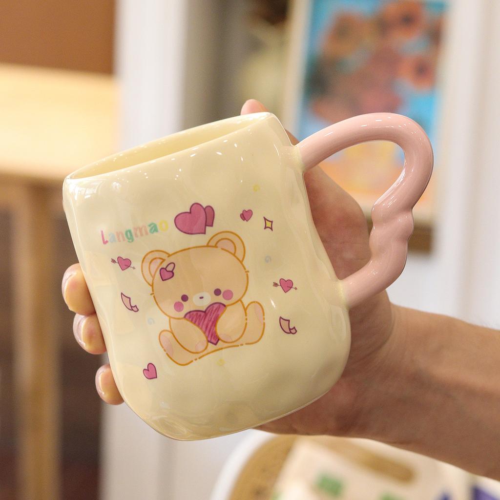 Kubki ceramiczne są urocze i mają wysoki poziom wyglądu. Kubki dla par z poczuciem luksusu. Para kubków do wody POKRYWKI Łyżeczki i Kubki na prezent