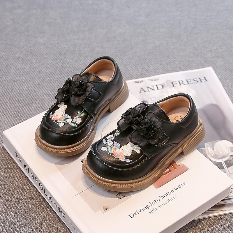 

Girls Rabbit Floral Embroidery Chinese Knot Decor Soft Sole Leather Casual Shoes 26 чорний