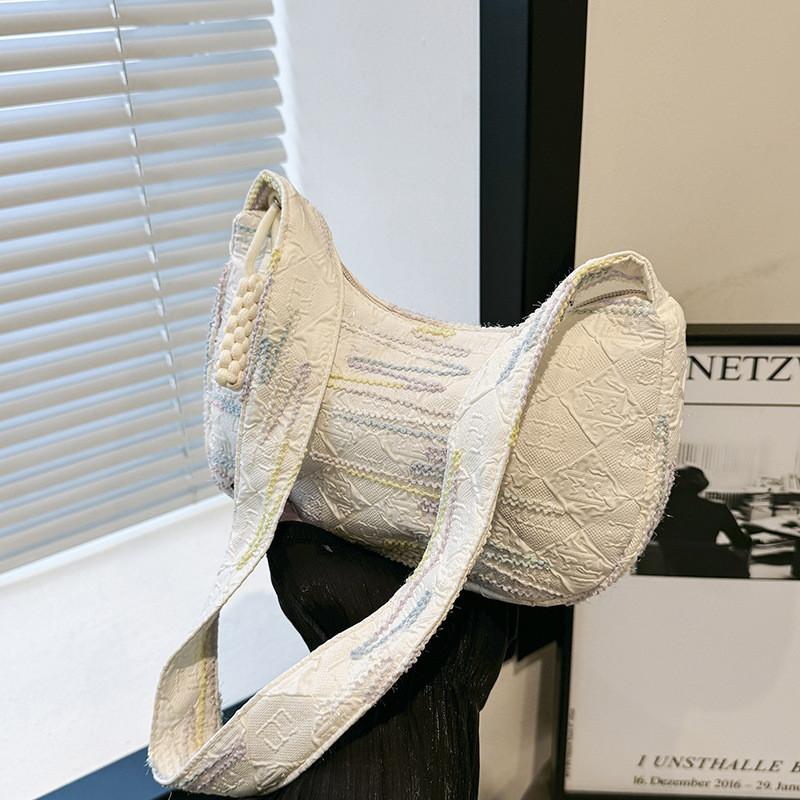 Chic And Minimalist New Moon Shoulder Bag For Summer With Spacious Design For Daily Use