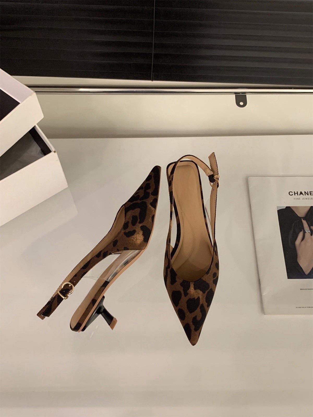 

Туфли на высоком каблуке-рюмочке с леопардовым принтом, сандалии с закрытым носком, женская обувь 2025 лето, острый носок, темпераментные, под юбку, одинарные туфли 40