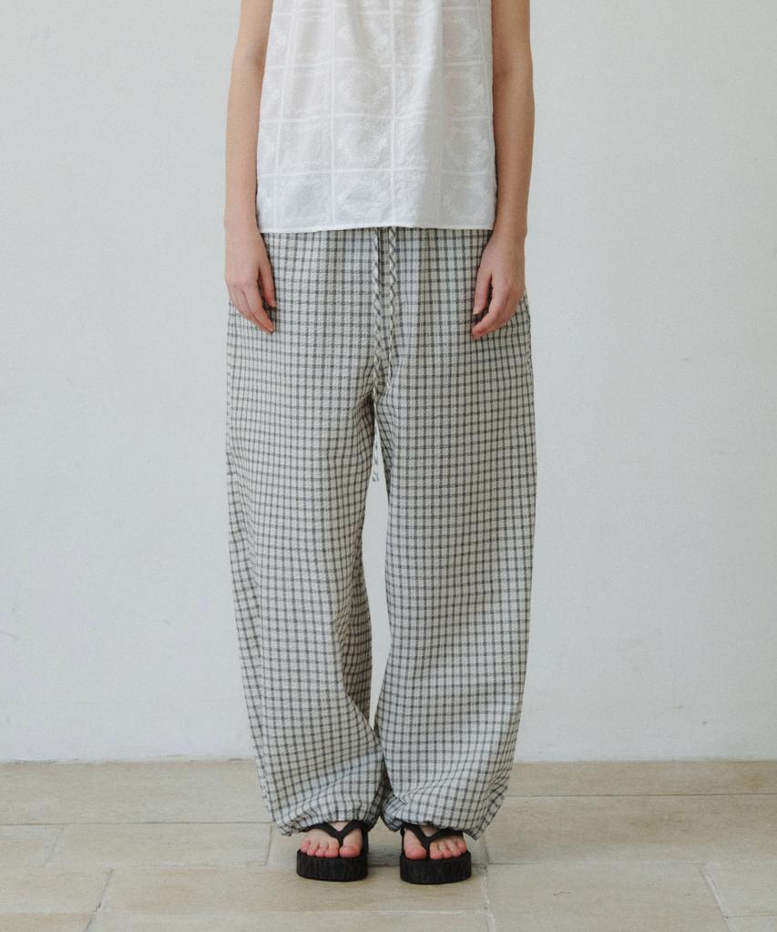 MAIS Seersucker Banding Balloon Pants / Ivory