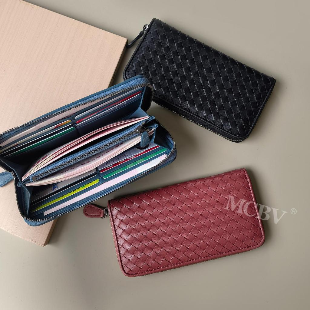 Clutch MCBV de Cuero de Piel de Oveja Tejido a Mano: Cartera con