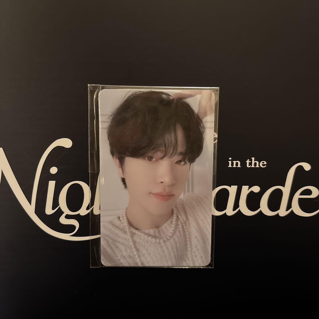 

[USED] Treasure Lakidro Junghwan Night Garden