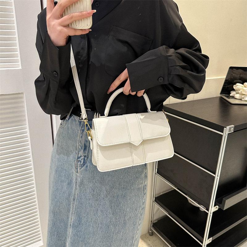Niche design retro small bag women's 2024 spring new fashion portable small square bag casual shoulder messenger bag
