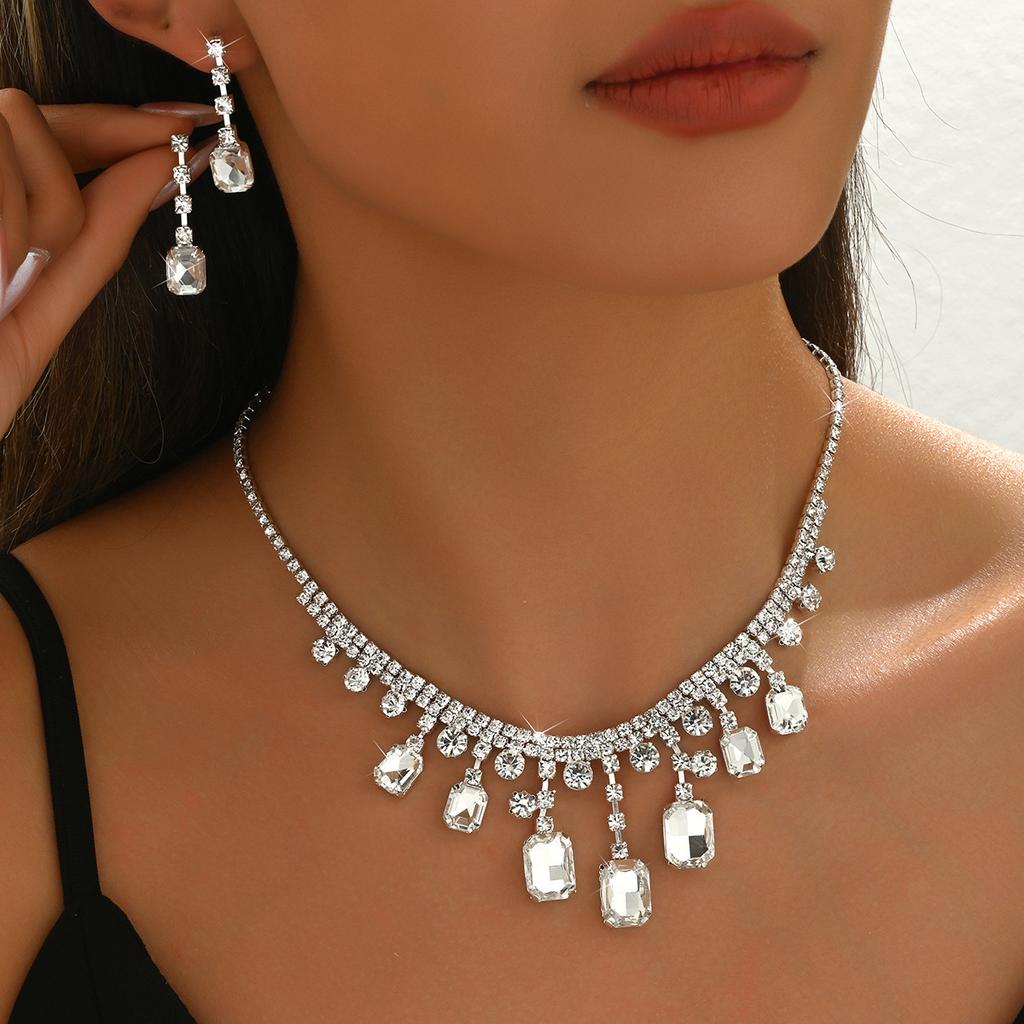 Valentine'S Day Gift, European Fresh Temperament Square Water Drop Crystal Necklace Earrings Two-Piece Set