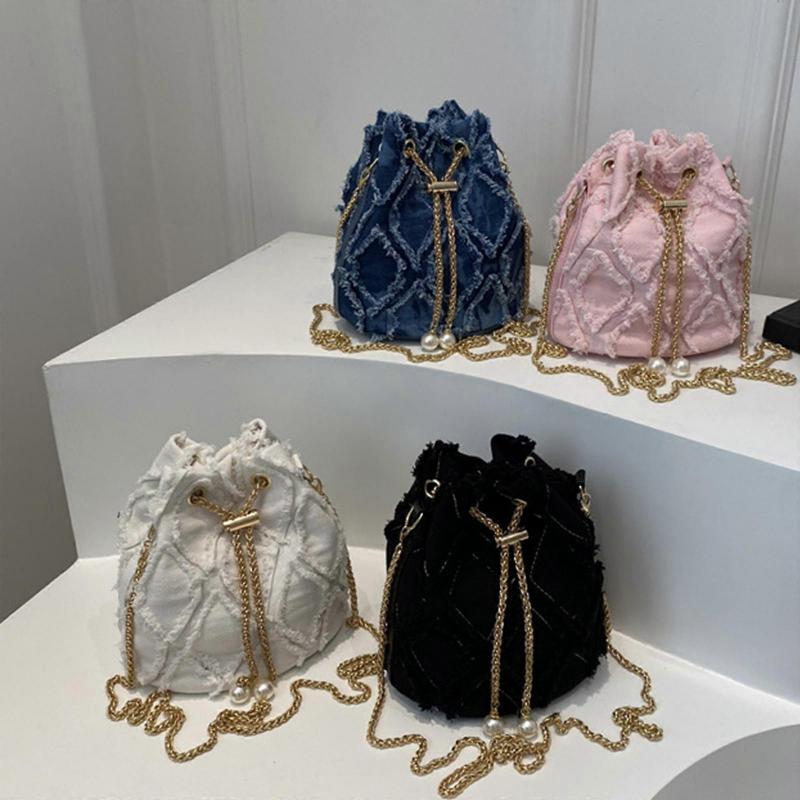 Denim Kordelzug Eimerbeutel für Damen Geräumig Quasten Jeans Kleine Schultertasche Umhängetasche mit Verstellbarem Riemen Rosa