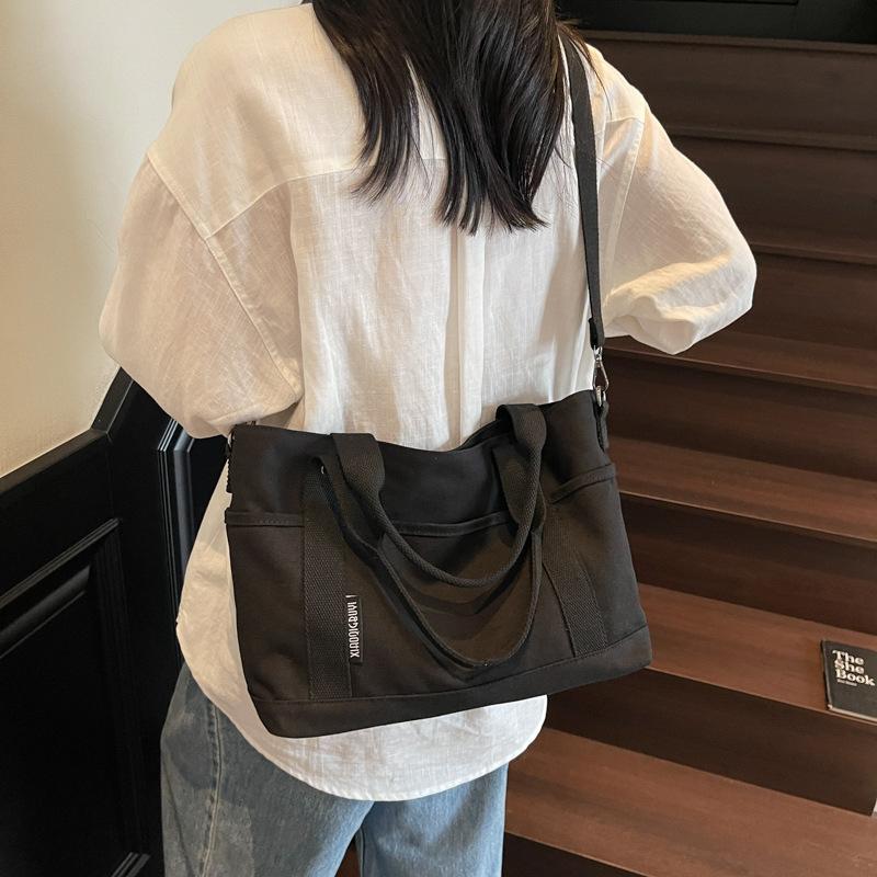 Large capacity bag fashion trend tote bag leisure 2025 summer new foreign style women shoulder messenger bag