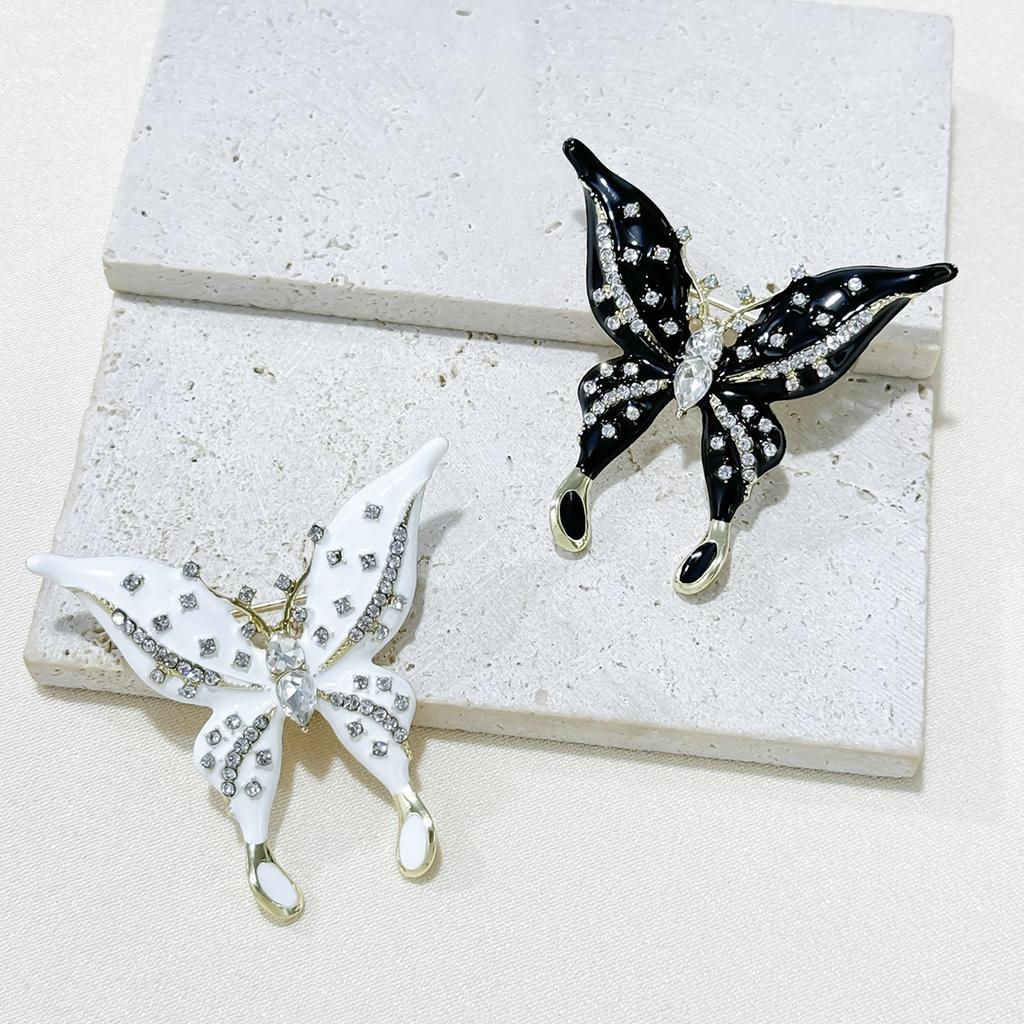 Stylish and Simple Animal Brooch, High-end Sense Inlaid with Rhinestones, Dripping Oil, Butterfly Corsage Women's Clothing with Light