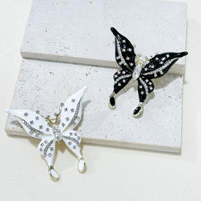 Stylish and Simple Animal Brooch, High-end Sense Inlaid with Rhinestones, Dripping Oil, Butterfly Corsage Women's Clothing with Light