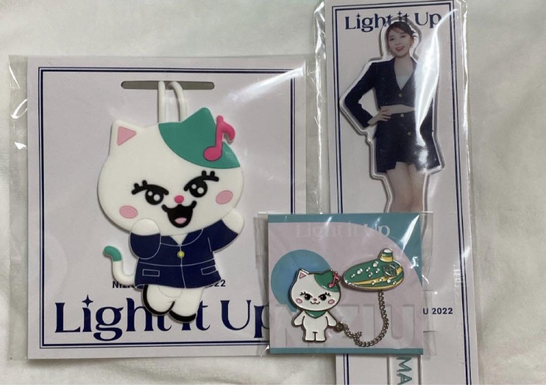 

[USED] NiziU Mayuka Light it Up Name Tag Pin Badge