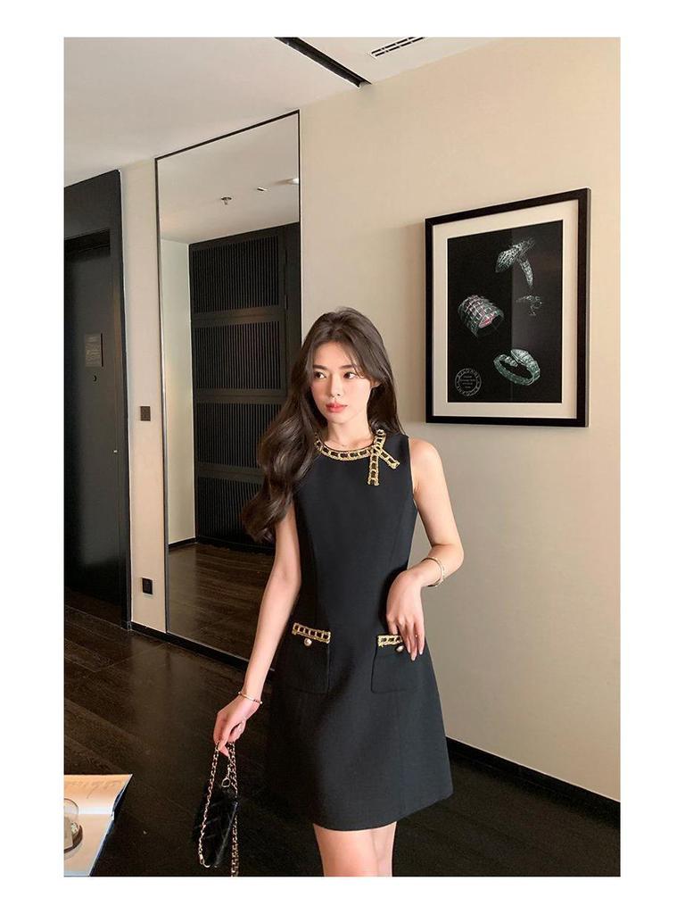 Miu-Style Sleek Socialite Design: Bright Silk Sleeveless A-Line Little Black Dress, Summer Edition